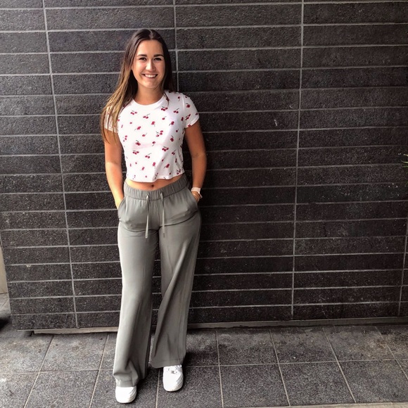 Lululemon wide leg pants - Size 4